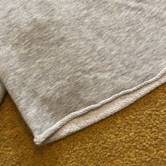 H&M divided raw hem terry cloth high rise jogging short size xs - Picture 3 of 7